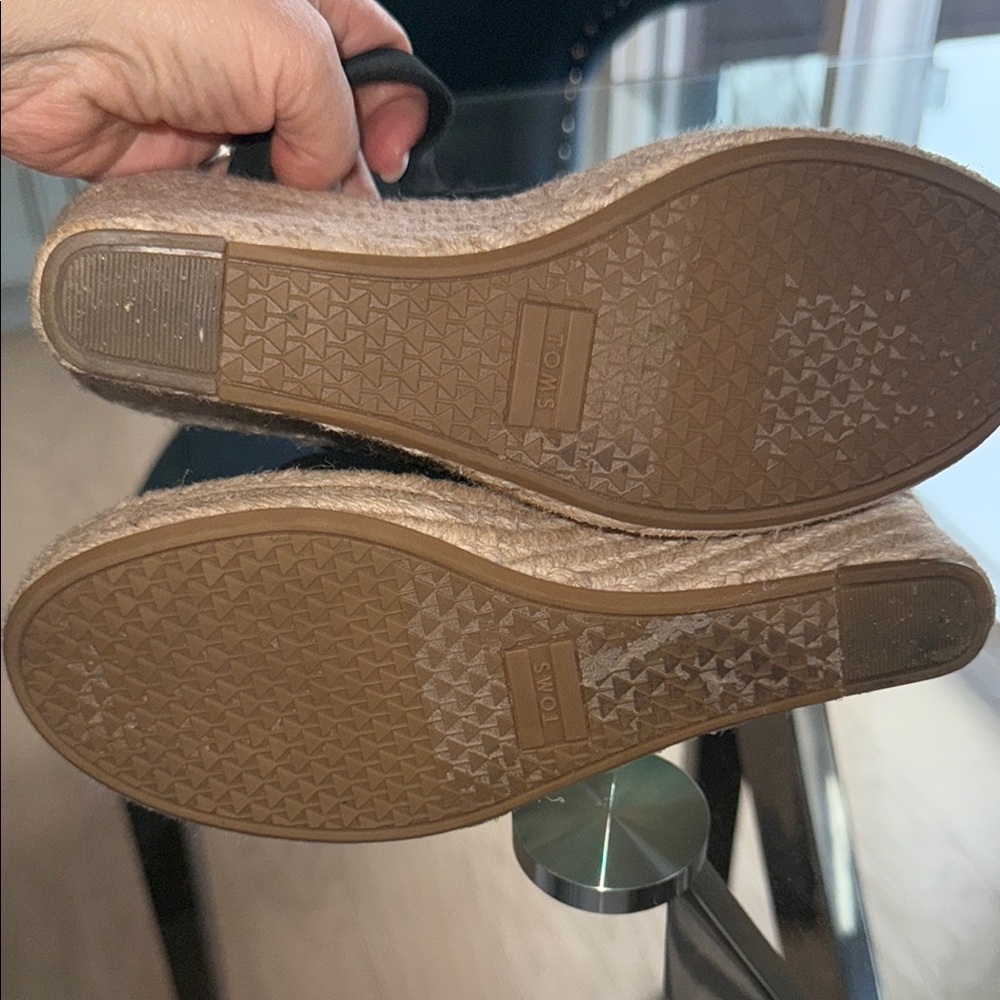 Tom’s Monica Black Wedge Espadrille Sandals - Picture 3 of 7